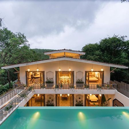 Lohonostays Estate De Escobar Старый Гоа Экстерьер фото